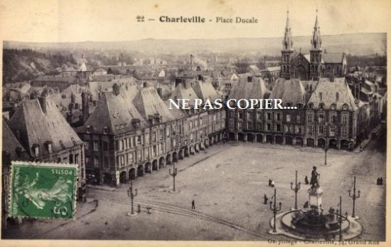 Charleville place ducale