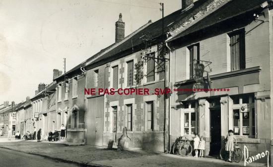 Cafe de la grande rue annees 1960