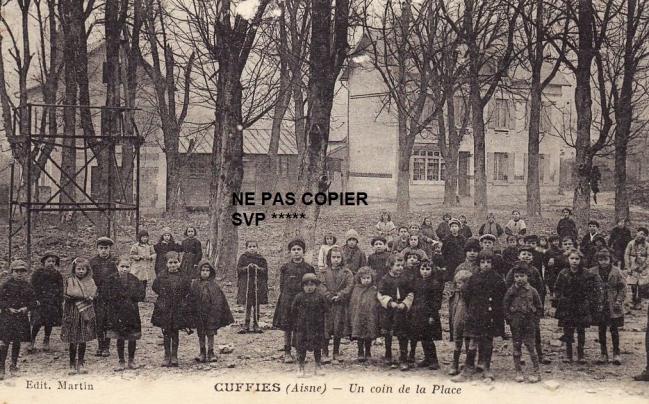 Cuffie la placevers 1900